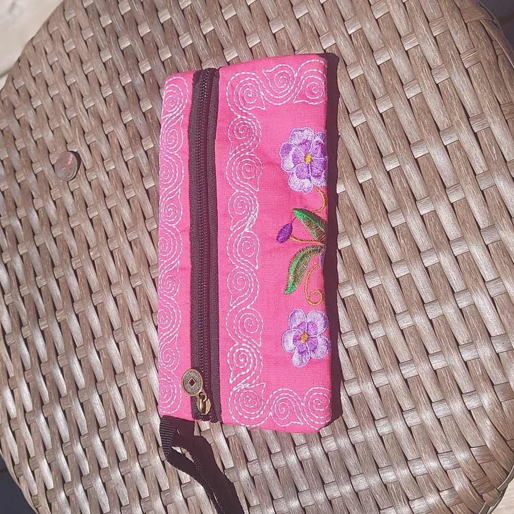 Pouch - Picture 3 of 5